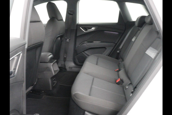 Audi Q4 e-tron 40 Advanced edition 77 kWh | SOH 94% | Stoelverwarming | Matrix LED | Carplay | Virtual Cockpit | 19'' | Parkeerhulp | Navigatie | Audi Sound | Climate control | DAB | Cruise control