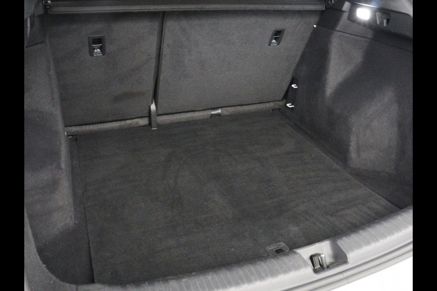 Audi Q4 e-tron 40 Advanced edition 77 kWh | SOH 94% | Stoelverwarming | Matrix LED | Carplay | Virtual Cockpit | 19'' | Parkeerhulp | Navigatie | Audi Sound | Climate control | DAB | Cruise control