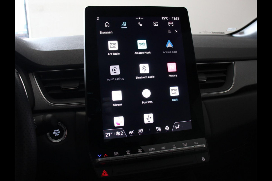 Renault Captur 1.3 TCe Techno 160pk automaat | Climate control | Adaptieve cruise control | Camera | Parkeersensoren | LED | Verwarmde voorstoelen | Stuurverwarming | Navigatie | Apple Carplay/ Android Auto | Keyless