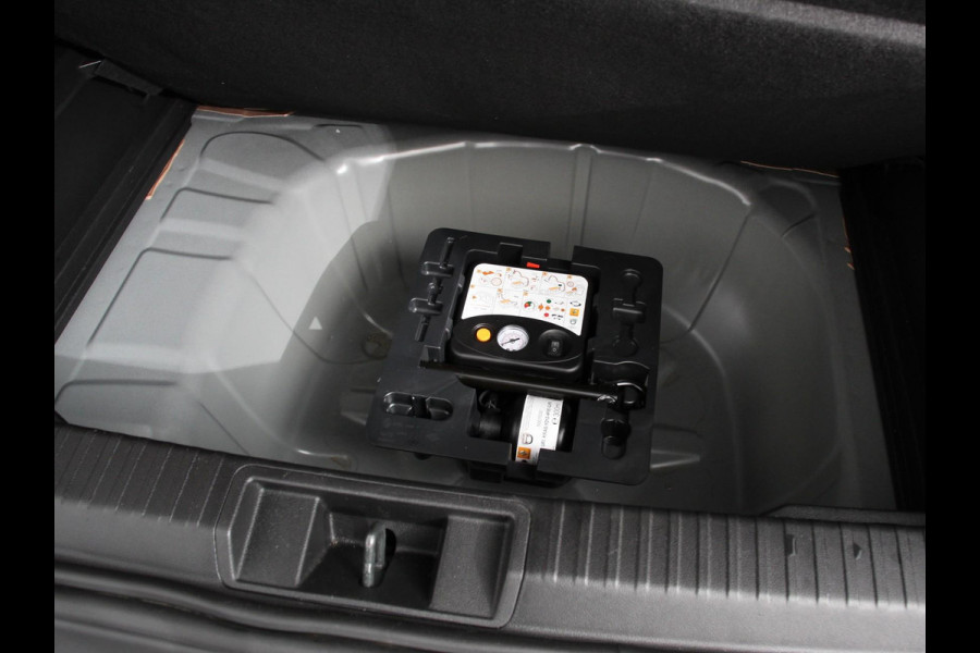 Renault Captur 1.3 TCe Techno 160pk automaat | Climate control | Adaptieve cruise control | Camera | Parkeersensoren | LED | Verwarmde voorstoelen | Stuurverwarming | Navigatie | Apple Carplay/ Android Auto | Keyless