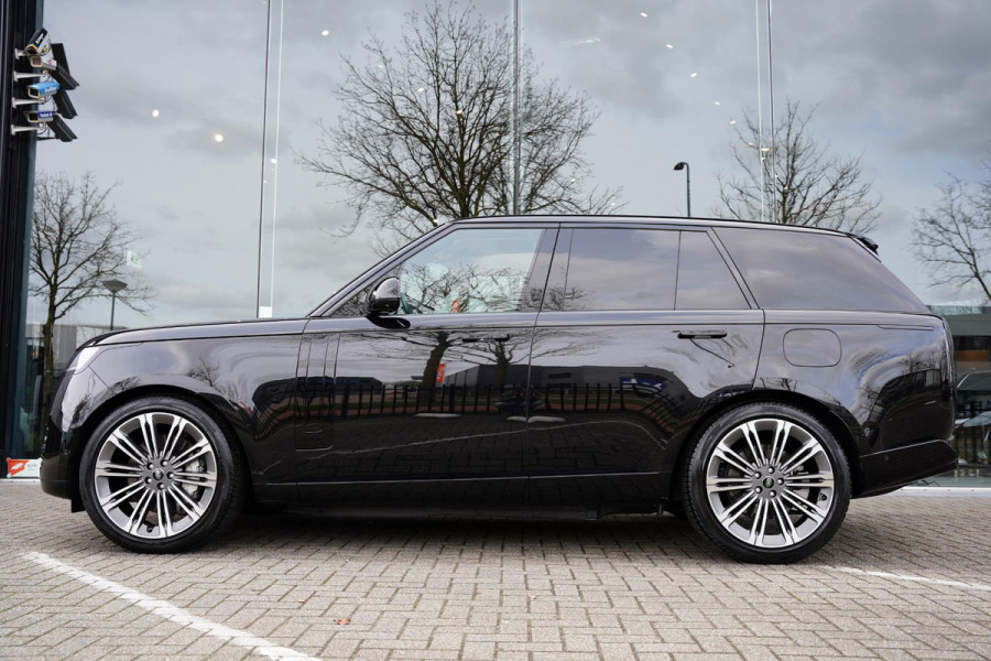 Land Rover Range Rover P 440 SE Zwart Leder / 23 Inch / Panoramadak