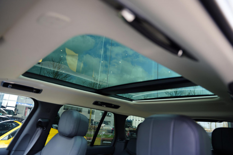 Land Rover Range Rover P 440 SE Zwart Leder / 23 Inch / Panoramadak