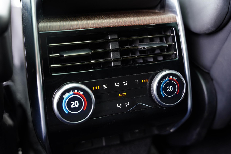 Land Rover Range Rover P 440 SE Zwart Leder / 23 Inch / Panoramadak