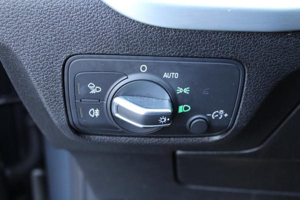 Audi Q2 35 TFSI 150pk CoD Sport S line Edition AUTOMAAT NL-Auto NAP