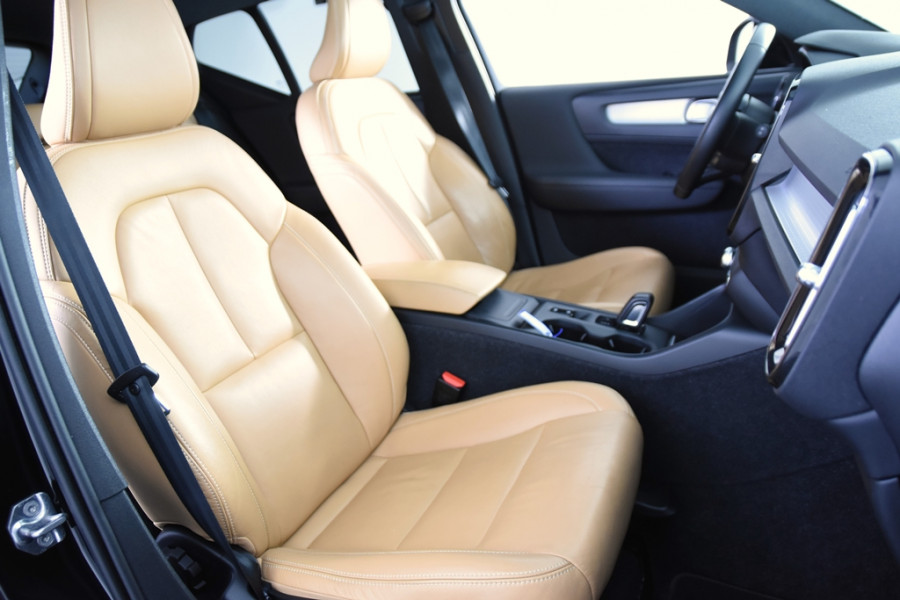 Volvo XC40 2.0 D3 Momentum *1ste Eigenaar*Leer*Panoramadak*