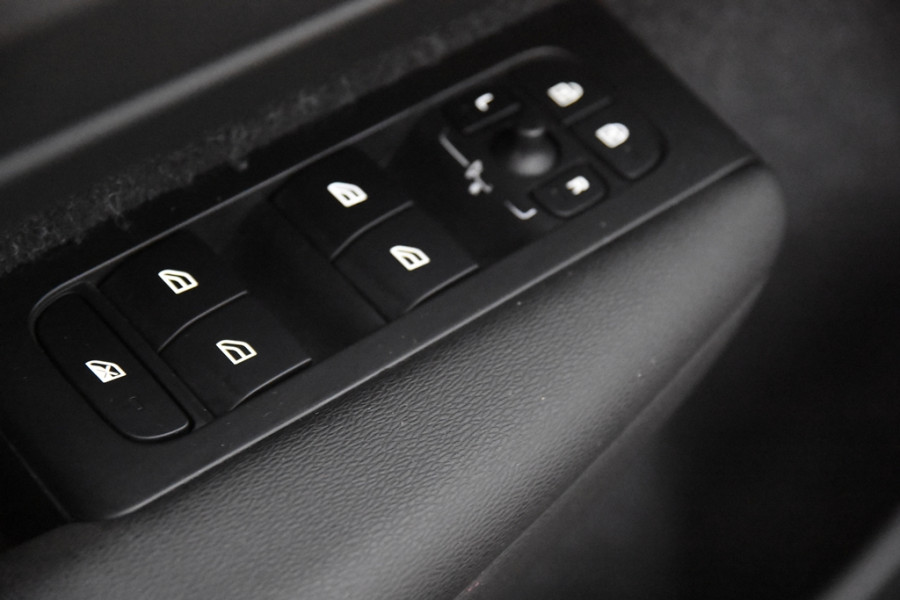 Volvo XC40 2.0 D3 Momentum *1ste Eigenaar*Leer*Panoramadak*