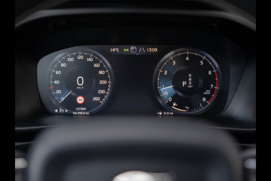 Volvo XC40 2.0 T4 Inscription R-design / ACC / Camera / 21'' / H&K