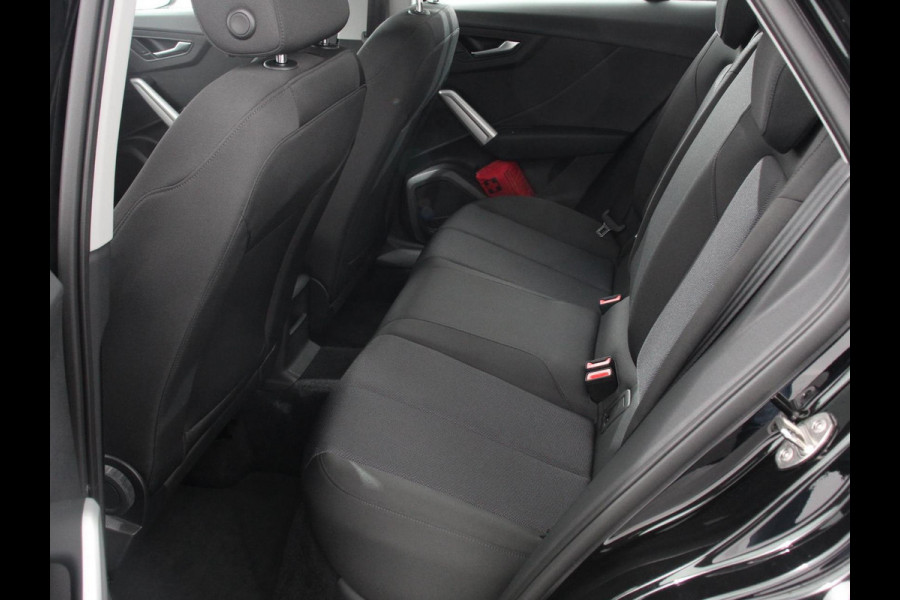 Audi Q2 35 TFSI 150pk S-Tronic Prestige Navigatie Apple Carplay / Android Auto Climate Control Dab Camera Parkeer sensoren Adaptive Cruise Control