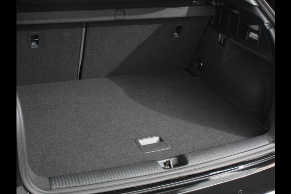 Audi Q2 35 TFSI 150pk S-Tronic Prestige Navigatie Apple Carplay / Android Auto Climate Control Dab Camera Parkeer sensoren Adaptive Cruise Control