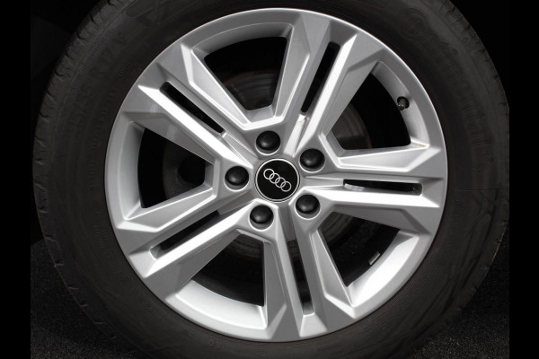 Audi Q2 35 TFSI 150pk S-Tronic Prestige Navigatie Apple Carplay / Android Auto Climate Control Dab Camera Parkeer sensoren Adaptive Cruise Control