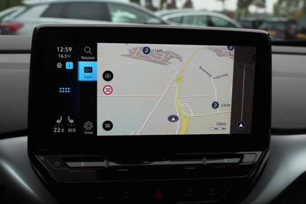 Volkswagen ID.4 First 77 kWh / Trekhaak / Camera / Apple CarPlay / DAB / 20'' / LED / Alcantara / Stoelverwarming / ACC