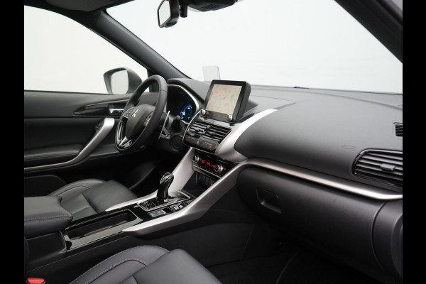Mitsubishi Eclipse Cross 2.4 Instyle PHEV 188pk Dealer O.H. | Trekhaak Af Fabriek | Panodak | Head Up | Adaptive Cruise | 360 Camera | Lederen Sportstoelen Verwarmd | Keyless | Stuur Verwarmd | Apple Carplay | Blis | Navigatie | DAB | Plug In Hybrid |
