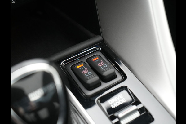 Mitsubishi Eclipse Cross 2.4 Instyle PHEV 188pk Dealer O.H. | Trekhaak Af Fabriek | Panodak | Head Up | Adaptive Cruise | 360 Camera | Lederen Sportstoelen Verwarmd | Keyless | Stuur Verwarmd | Apple Carplay | Blis | Navigatie | DAB | Plug In Hybrid |