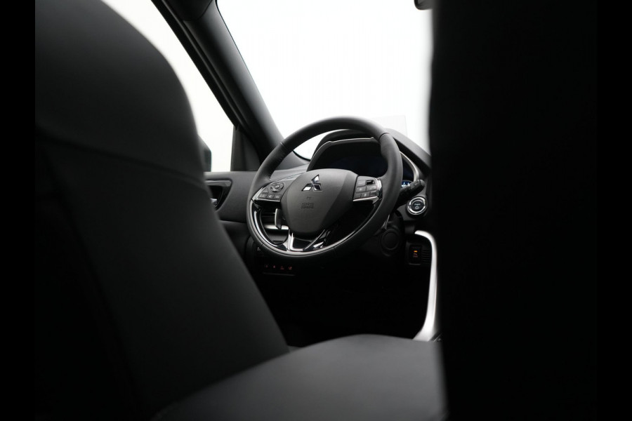 Mitsubishi Eclipse Cross 2.4 Instyle PHEV 188pk Dealer O.H. | Trekhaak Af Fabriek | Panodak | Head Up | Adaptive Cruise | 360 Camera | Lederen Sportstoelen Verwarmd | Keyless | Stuur Verwarmd | Apple Carplay | Blis | Navigatie | DAB | Plug In Hybrid |