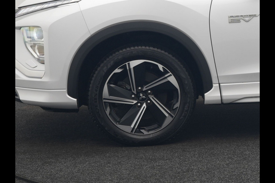 Mitsubishi Eclipse Cross 2.4 Instyle PHEV 188pk Dealer O.H. | Trekhaak Af Fabriek | Panodak | Head Up | Adaptive Cruise | 360 Camera | Lederen Sportstoelen Verwarmd | Keyless | Stuur Verwarmd | Apple Carplay | Blis | Navigatie | DAB | Plug In Hybrid |