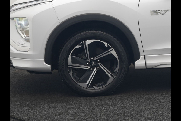Mitsubishi Eclipse Cross 2.4 Instyle PHEV 188pk Dealer O.H. | Trekhaak Af Fabriek | Panodak | Head Up | Adaptive Cruise | 360 Camera | Lederen Sportstoelen Verwarmd | Keyless | Stuur Verwarmd | Apple Carplay | Blis | Navigatie | DAB | Plug In Hybrid |