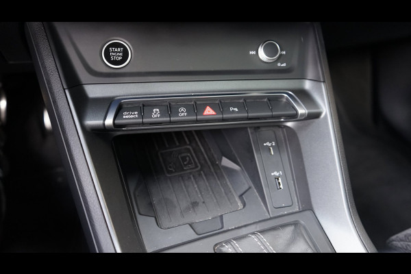 Audi Q3 Sportback 35 TFSI 3x S-Line Black Optik AUTOMAAT-CAMERA-CARPLAY-DRIVE SELECT-ELEKTRISCHE STOELEN-KEYLESS-MATRIX-PANORAMA