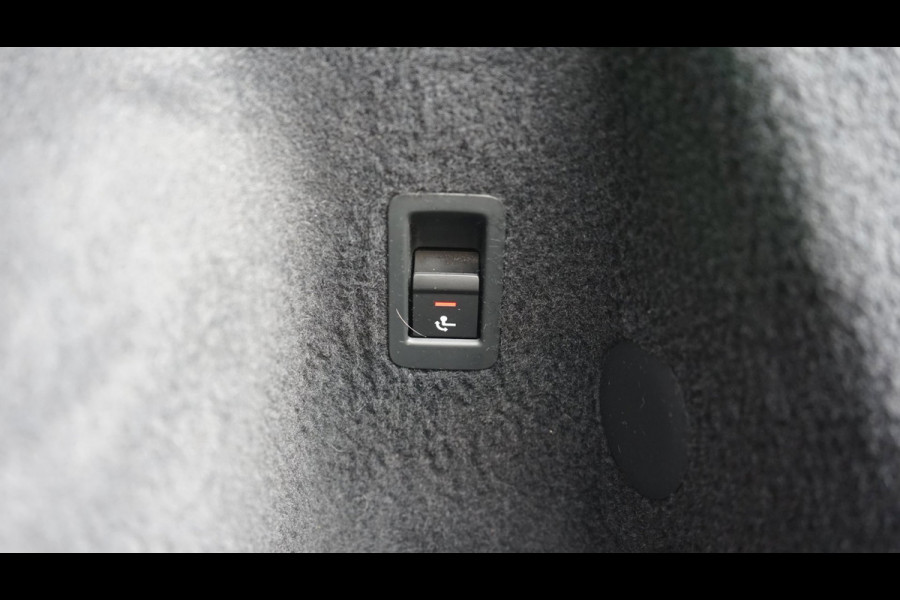 Audi Q3 Sportback 35 TFSI 3x S-Line Black Optik AUTOMAAT-CAMERA-CARPLAY-DRIVE SELECT-ELEKTRISCHE STOELEN-KEYLESS-MATRIX-PANORAMA