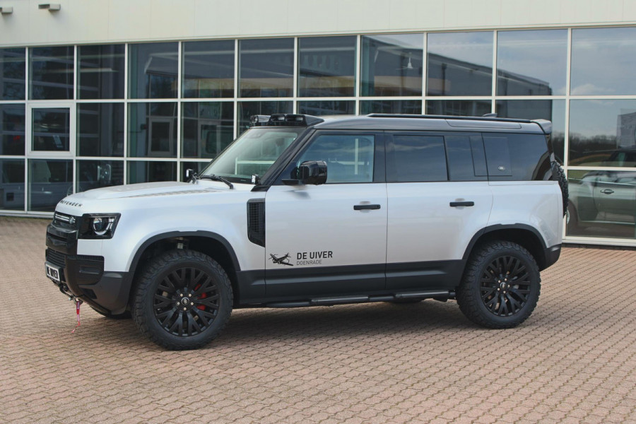 Land Rover Defender D240 110 S 7 Seater incl. Btw / BPM geel kenteken „De Uiver” Special Lier
