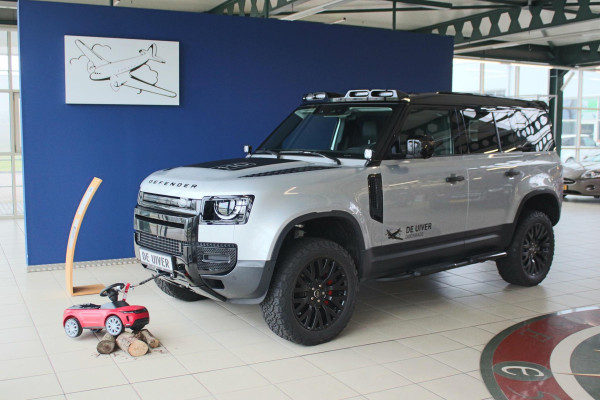 Land Rover Defender D240 110 S 7 Seater incl. Btw / BPM geel kenteken „De Uiver” Special Lier