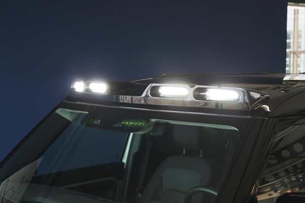 Land Rover Defender D240 110 S 7 Seater incl. Btw / BPM geel kenteken „De Uiver” Special Lier