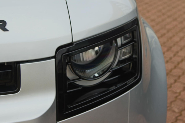 Land Rover Defender D240 110 S 7 Seater incl. Btw / BPM geel kenteken „De Uiver” Special Lier