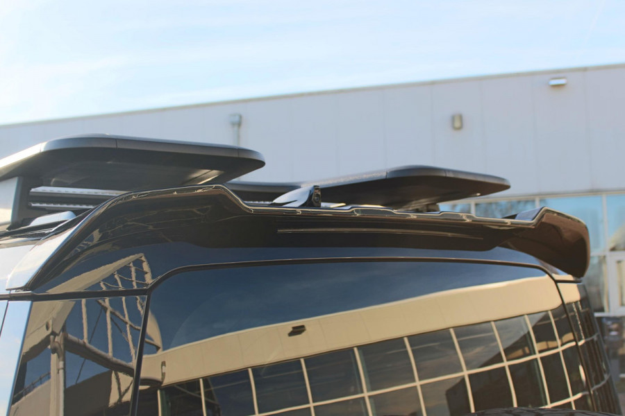 Land Rover Defender D240 110 S 7 Seater incl. Btw / BPM geel kenteken „De Uiver” Special Lier