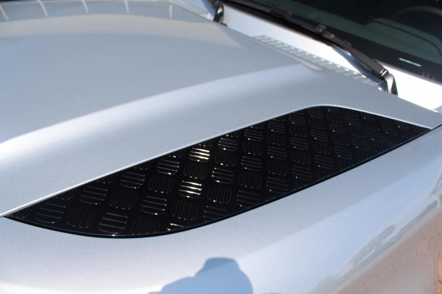 Land Rover Defender D240 110 S 7 Seater incl. Btw / BPM geel kenteken „De Uiver” Special Lier