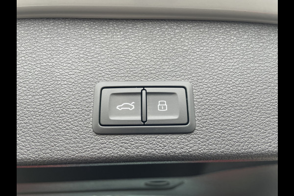 Audi Q2 30 TFSI S Edition | Camera | Stoelverwarming