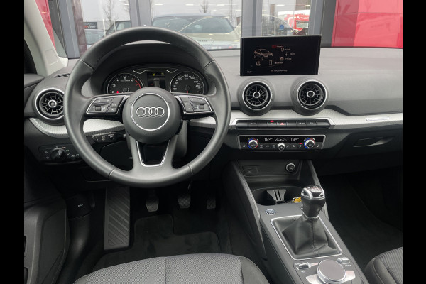 Audi Q2 30 TFSI S Edition | Camera | Stoelverwarming