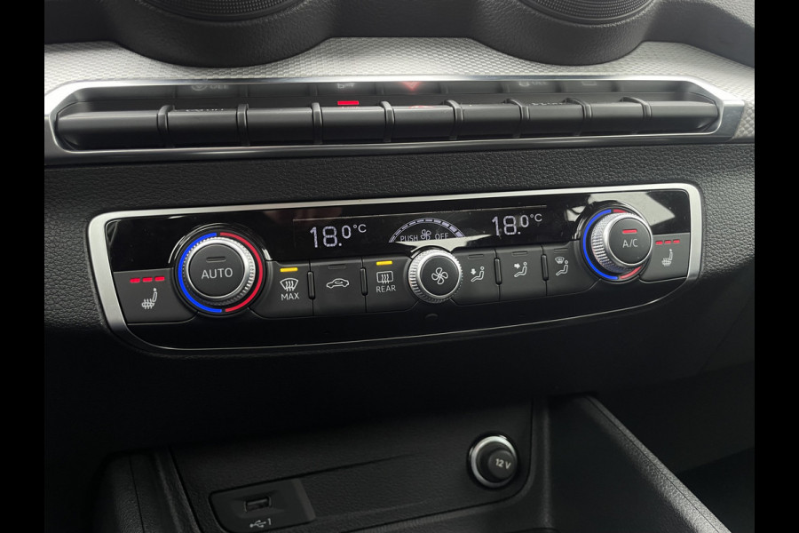 Audi Q2 30 TFSI S Edition | Camera | Stoelverwarming