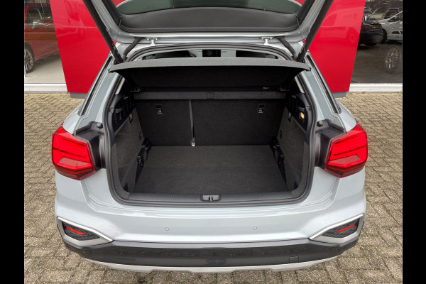 Audi Q2 30 TFSI S Edition | Camera | Stoelverwarming
