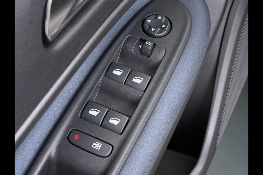 Alfa Romeo junior Elettrica 54 kWh VAN € 30.900,- VOOR € 26.877,- UW LENTEVOORDEEL € 4.023,-! | 15.000KM!! | FABRIEKSGARANTIE | APPLE CARPLAY| ANDROID AUTO| UNIEKE KLEUR! | ADAPTIVE CRUISE CONTROL|