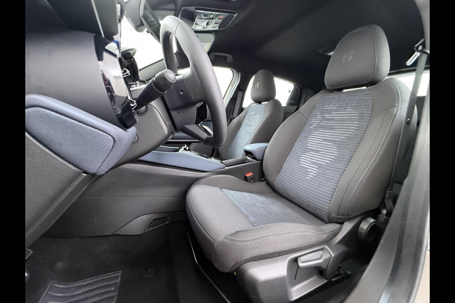 Alfa Romeo junior Elettrica 54 kWh VAN € 30.900,- VOOR € 26.877,- UW LENTEVOORDEEL € 4.023,-! | 15.000KM!! | FABRIEKSGARANTIE | APPLE CARPLAY| ANDROID AUTO| UNIEKE KLEUR! | ADAPTIVE CRUISE CONTROL|