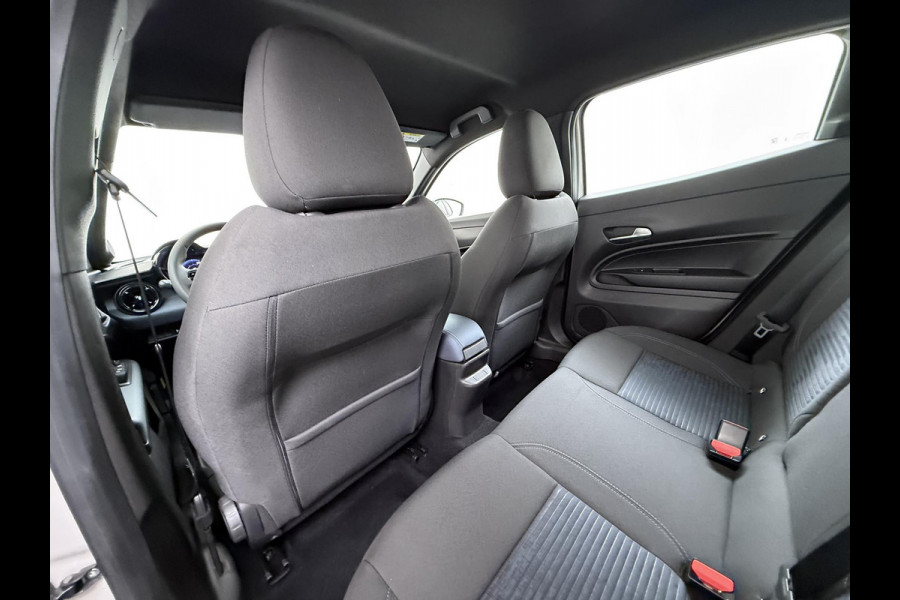 Alfa Romeo junior Elettrica 54 kWh VAN € 30.900,- VOOR € 26.877,- UW LENTEVOORDEEL € 4.023,-! | 15.000KM!! | FABRIEKSGARANTIE | APPLE CARPLAY| ANDROID AUTO| UNIEKE KLEUR! | ADAPTIVE CRUISE CONTROL|