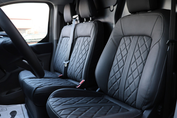 Ford Transit Custom 320 2.0 TDCI 150 PK L2H1 Limited | ACC | Blind Spot | Camera | Lane Assist | Stoelverwarming | CarPlay | Navigatie | Stuurwielverwarming | 3-Zitter | Verlengde fabrieksgarantie tot 12-2029