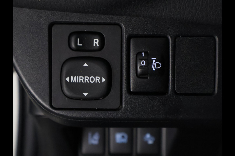 Toyota Yaris 1.5 Hybrid Executive | Stoelverwarming | Panoramadak | Navigatie |