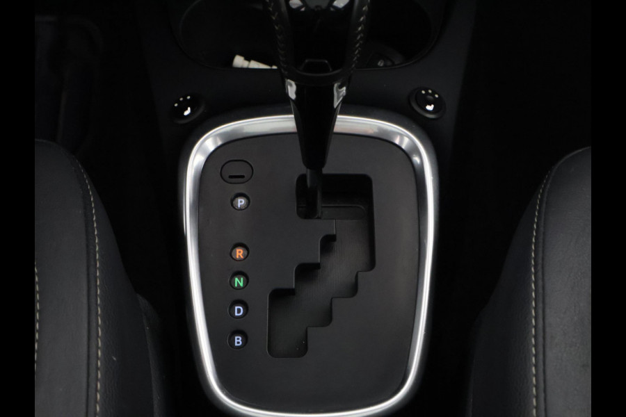 Toyota Yaris 1.5 Hybrid Executive | Stoelverwarming | Panoramadak | Navigatie |