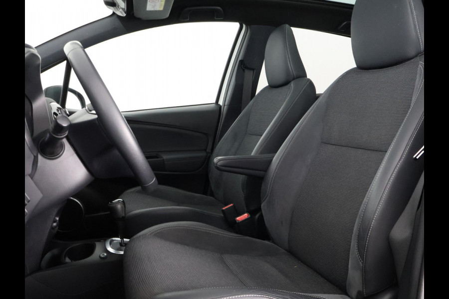 Toyota Yaris 1.5 Hybrid Executive | Stoelverwarming | Panoramadak | Navigatie |