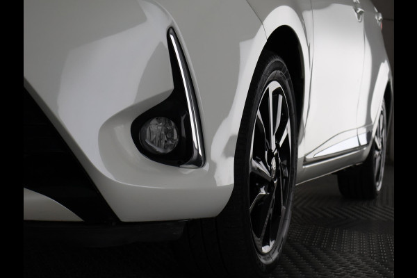 Toyota Yaris 1.5 Hybrid Executive | Stoelverwarming | Panoramadak | Navigatie |
