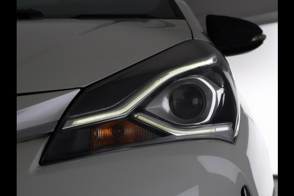 Toyota Yaris 1.5 Hybrid Executive | Stoelverwarming | Panoramadak | Navigatie |