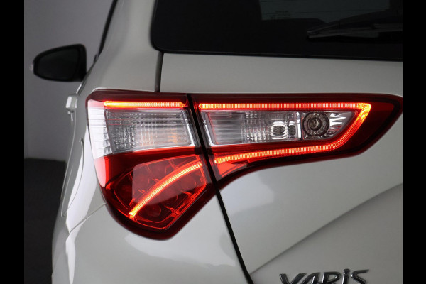 Toyota Yaris 1.5 Hybrid Executive | Stoelverwarming | Panoramadak | Navigatie |