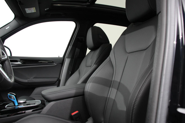 BMW iX3 Executive M-Sport 80 kWh Leder Panoramisch Schuif-Kantel dak Camera Elektrisch bedienbare achterklep Climate control