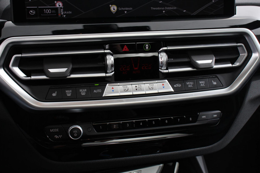 BMW iX3 Executive M-Sport 80 kWh Leder Panoramisch Schuif-Kantel dak Camera Elektrisch bedienbare achterklep Climate control