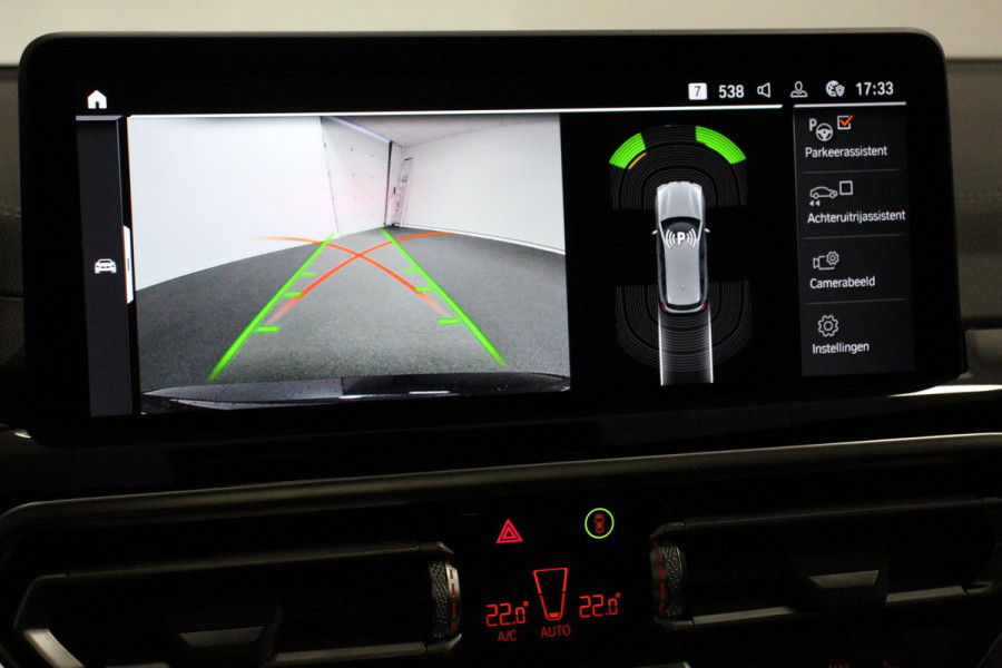 BMW iX3 Executive M-Sport 80 kWh Leder Panoramisch Schuif-Kantel dak Camera Elektrisch bedienbare achterklep Climate control