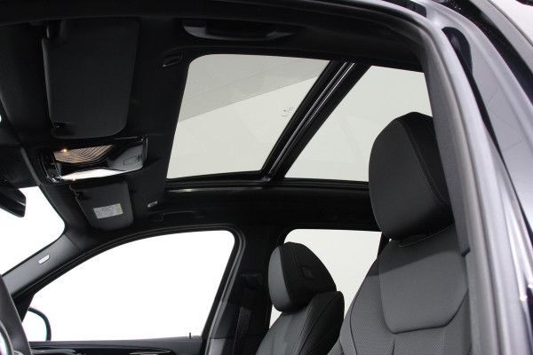 BMW iX3 Executive M-Sport 80 kWh Leder Panoramisch Schuif-Kantel dak Camera Elektrisch bedienbare achterklep Climate control