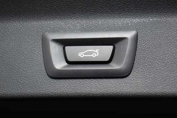 BMW iX3 Executive M-Sport 80 kWh Leder Panoramisch Schuif-Kantel dak Camera Elektrisch bedienbare achterklep Climate control