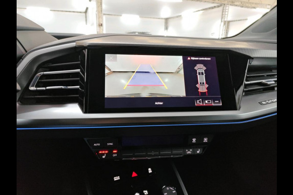 Audi Q4 Sportback e-tron 40 Advanced edition 77 kWh | Stoelverwarming | Stuurverwarming | Adaptive Cruise Control | Navigatie | Camera | Trekhaak | Keyless | RS Seats | Matrix LED |