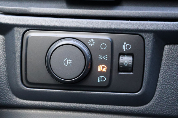 Ford Transit Custom 320 2.0 TDCI 150 PK L2H1 Limited | ACC | Blind Spot | Camera | Lane Assist | Stoelverwarming | CarPlay | Navigatie | Stuurwielverwarming | 3-Zitter | Verlengde fabrieksgarantie tot 12-2029