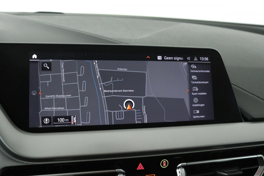 BMW 1-serie 118i Business Edition (NAVIGATIE, PARKEERSENSOREN, CRUISE CONTROL)